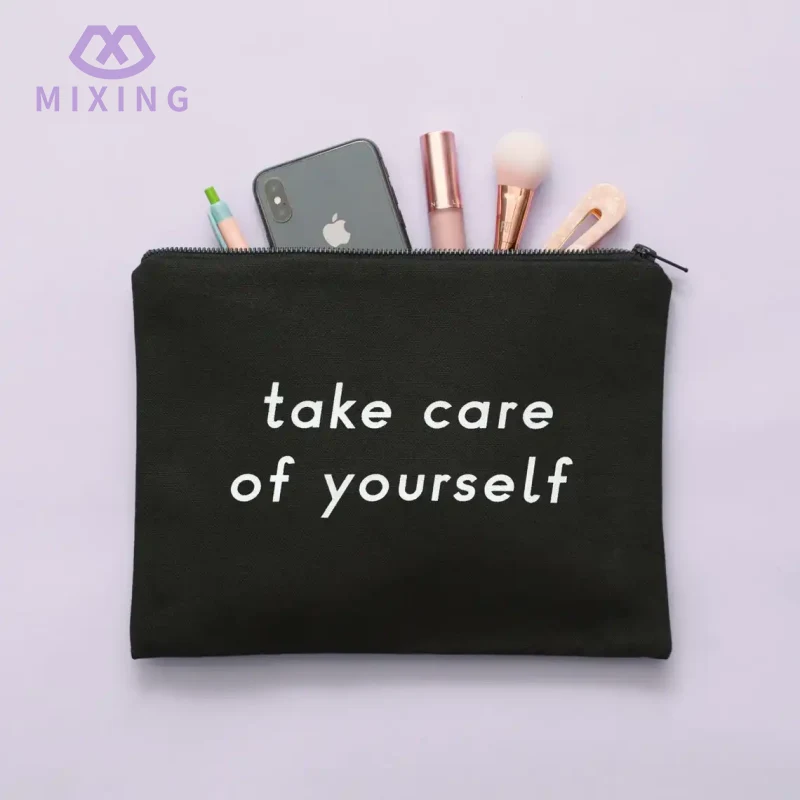 Cosmetisch zakje van zwart katoen